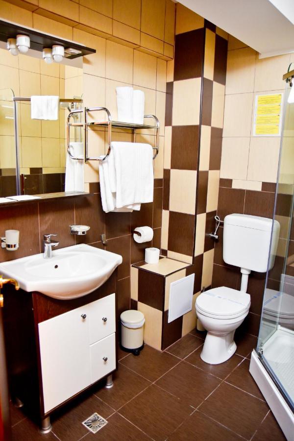סולינה Delta Est Hotel & Restaurant מראה חיצוני תמונה