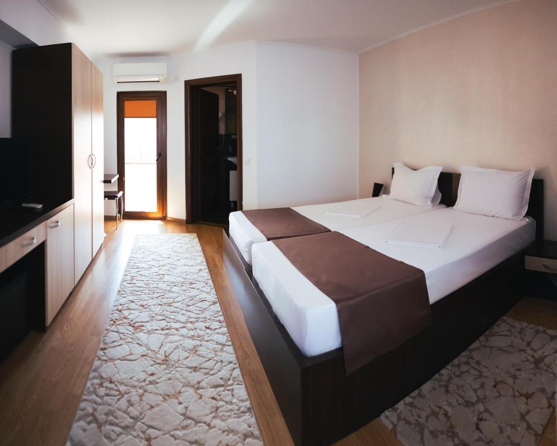 סולינה Delta Est Hotel & Restaurant מראה חיצוני תמונה