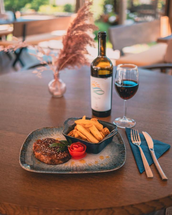 סולינה Delta Est Hotel & Restaurant מראה חיצוני תמונה