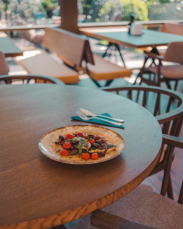 סולינה Delta Est Hotel & Restaurant מראה חיצוני תמונה