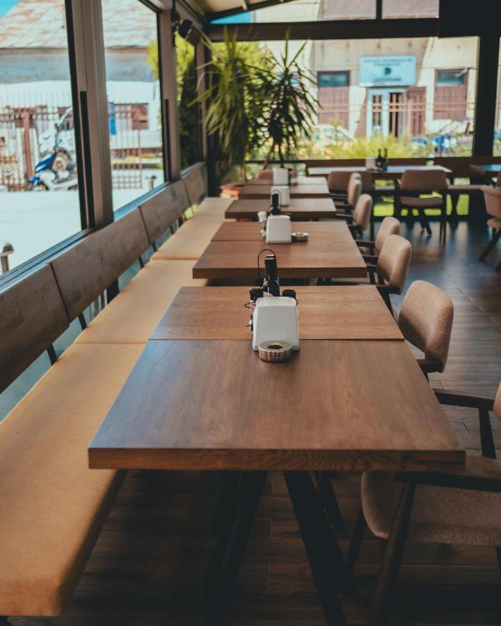 סולינה Delta Est Hotel & Restaurant מראה חיצוני תמונה